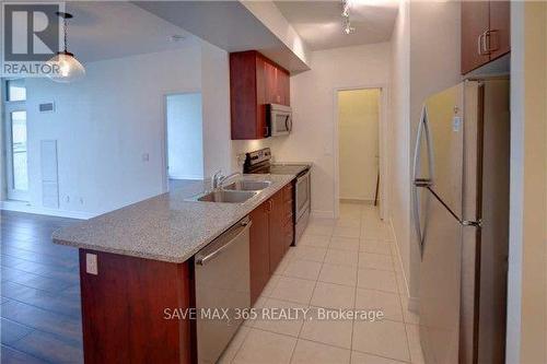 319 - 339 Rathburn Road W, Mississauga, ON - Indoor Photo Showing Kitchen With Double Sink