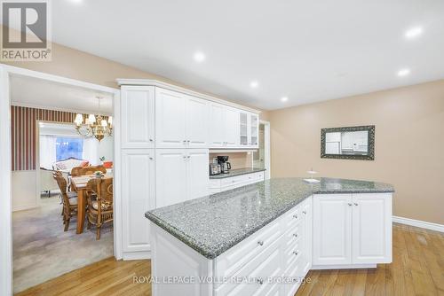 417 Stillmeadow Circle, Waterloo, ON - Indoor Photo Showing Kitchen