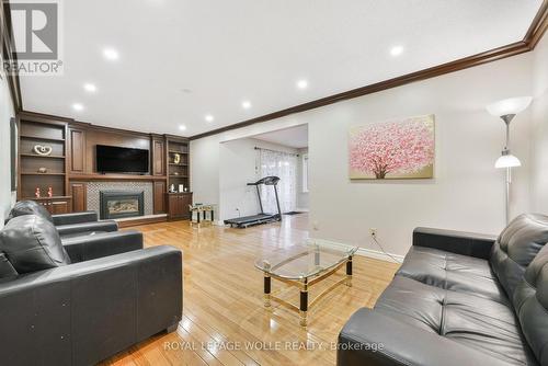 417 Stillmeadow Circle, Waterloo, ON - Indoor Photo Showing Living Room With Fireplace