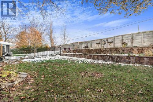 417 Stillmeadow Circle, Waterloo, ON - Outdoor