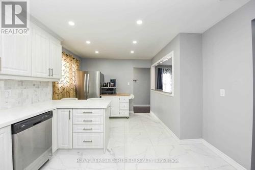 87 Newlyn Crescent, Brampton, ON - Indoor Photo Showing Kitchen