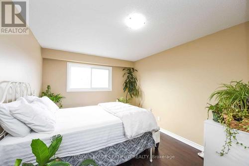 87 Newlyn Crescent, Brampton, ON - Indoor Photo Showing Bedroom