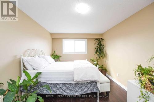 87 Newlyn Crescent, Brampton, ON - Indoor Photo Showing Bedroom