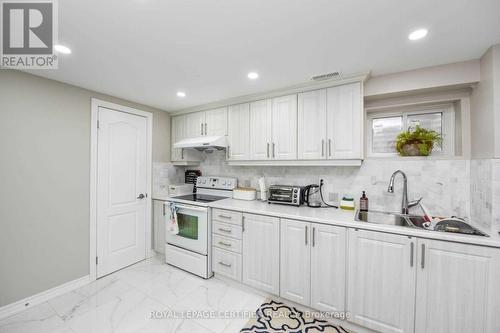 87 Newlyn Crescent, Brampton, ON - Indoor Photo Showing Kitchen With Double Sink