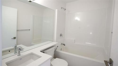 110 Meadowlands Drive, Winnipeg, MB - Indoor Photo Showing Bathroom