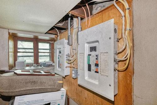 321 Cathedral Avenue, Winnipeg, MB - Indoor Photo Showing Basement