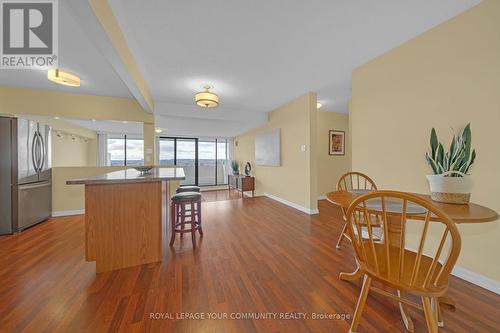 813 - 70 Baif Boulevard, Richmond Hill, ON - Indoor Photo Showing Dining Room