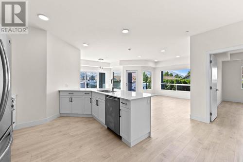 651 Dunes Drive Unit# 102, Kamloops, BC - Indoor Photo Showing Kitchen