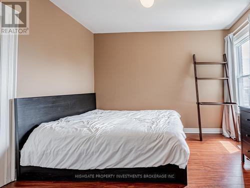 5 Bank Street, Toronto, ON - Indoor Photo Showing Bedroom