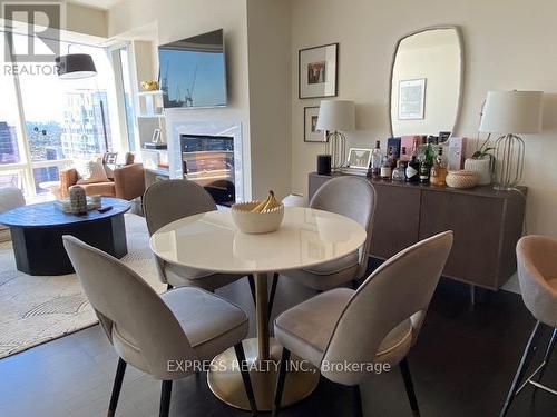 4202 - 180 University Avenue, Toronto, ON - Indoor Photo Showing Dining Room