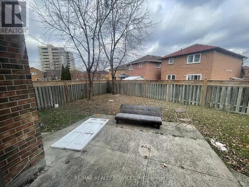 42 Broad Oak Court, Brampton, ON - Outdoor