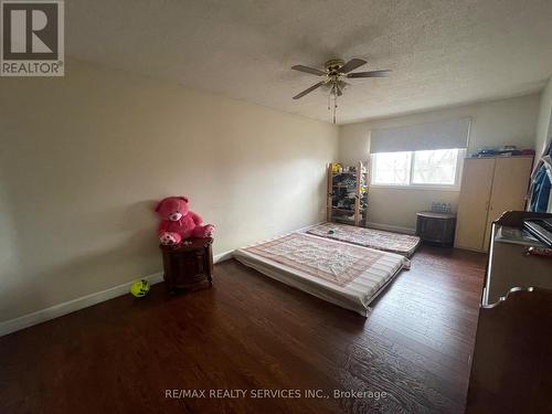 42 Broad Oak Court, Brampton, ON - Indoor Photo Showing Bedroom