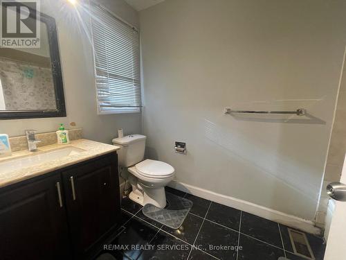 42 Broad Oak Court, Brampton, ON - Indoor Photo Showing Bathroom