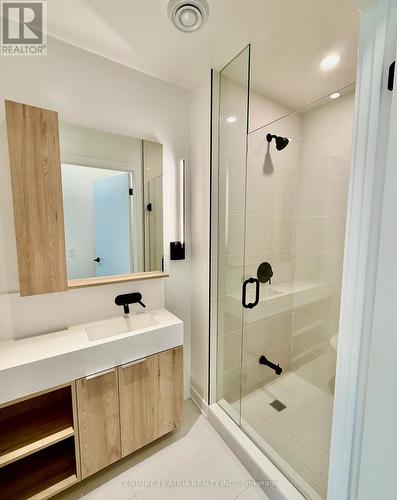 1007 - 127 Broadway Avenue, Toronto, ON - Indoor Photo Showing Bathroom