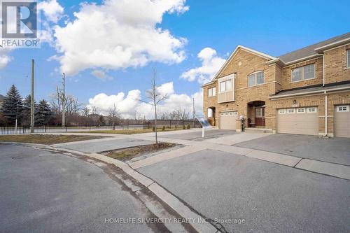 98 Davenfield Circle, Brampton, ON - Outdoor