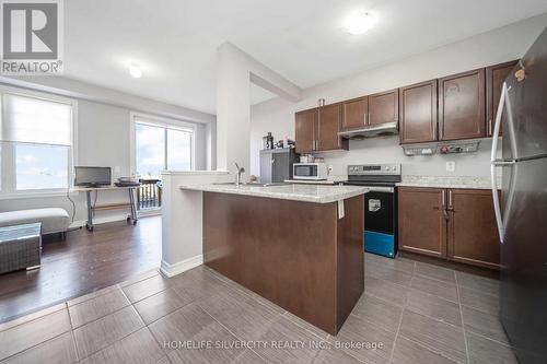 98 Davenfield Circle, Brampton, ON - Indoor Photo Showing Kitchen