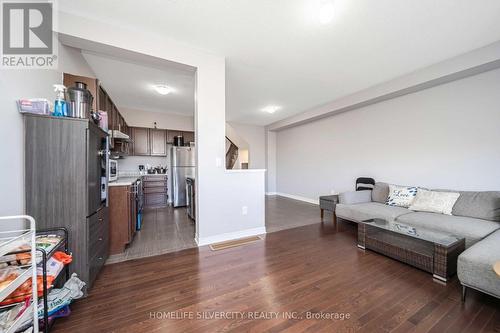 98 Davenfield Circle, Brampton, ON - Indoor Photo Showing Other Room