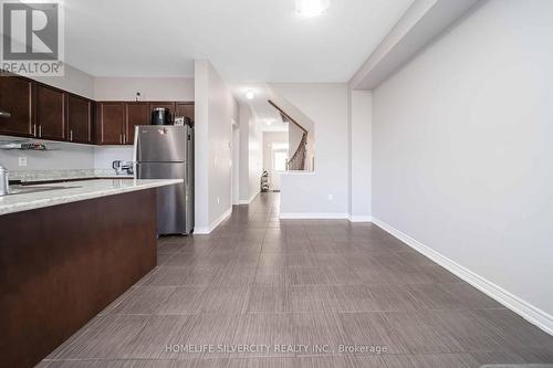 98 Davenfield Circle, Brampton, ON - Indoor Photo Showing Kitchen