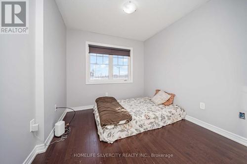 98 Davenfield Circle, Brampton, ON - Indoor Photo Showing Bedroom