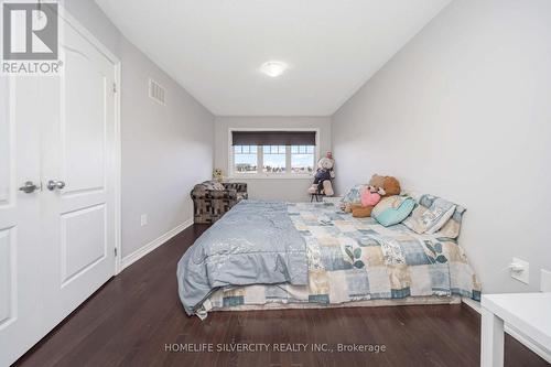 98 Davenfield Circle, Brampton, ON - Indoor Photo Showing Bedroom