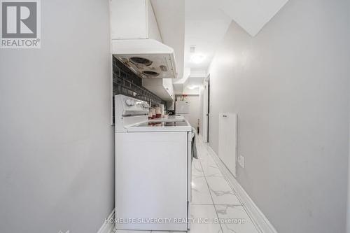 98 Davenfield Circle, Brampton, ON - Indoor Photo Showing Laundry Room