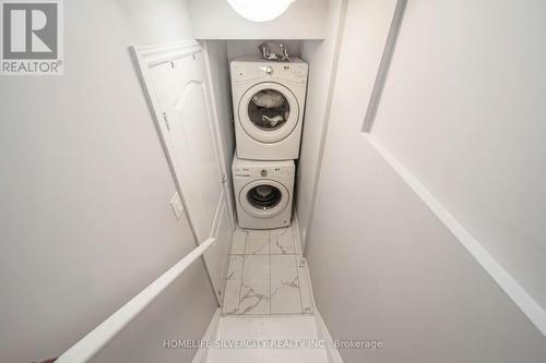 98 Davenfield Circle, Brampton, ON - Indoor Photo Showing Laundry Room