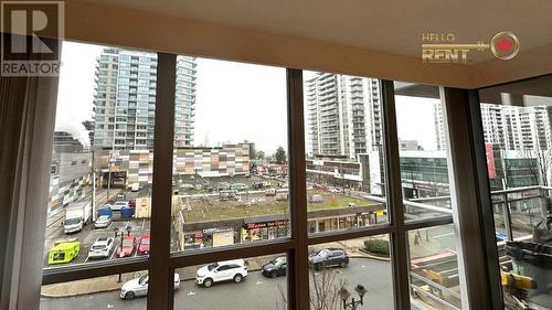 405 108 E 14Th Street, North Vancouver, BC - Indoor Photo Showing Other Room