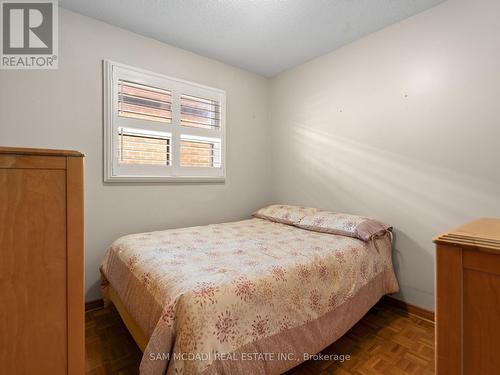 5472 Bourget Drive, Mississauga, ON - Indoor Photo Showing Bedroom