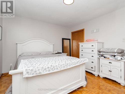 5472 Bourget Drive, Mississauga, ON - Indoor Photo Showing Bedroom