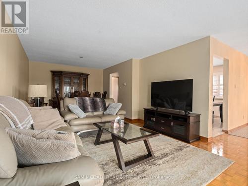 5472 Bourget Drive, Mississauga, ON - Indoor Photo Showing Living Room