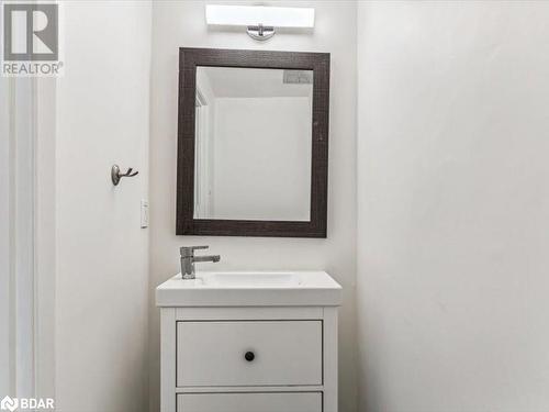 Bathroom featuring vanity - 242 Lakeport Road Unit# 22, St. Catharines, ON - Indoor Photo Showing Bathroom