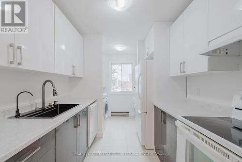 65 - 1096 Jalna Boulevard, London, ON - Indoor Photo Showing Kitchen With Upgraded Kitchen