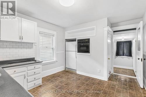 97 Woodland Avenue, St. Catharines (451 - Downtown), ON - Indoor Photo Showing Kitchen