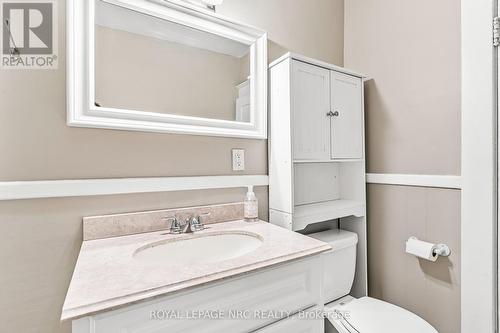 97 Woodland Avenue, St. Catharines (451 - Downtown), ON - Indoor Photo Showing Bathroom