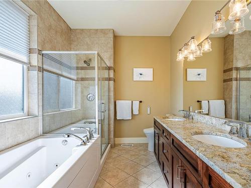 16-614 Granrose Terr, Colwood, BC - Indoor Photo Showing Bathroom