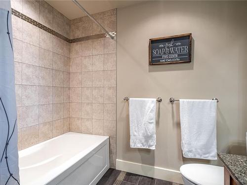 16-614 Granrose Terr, Colwood, BC - Indoor Photo Showing Bathroom