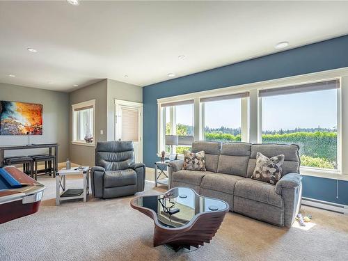 16-614 Granrose Terr, Colwood, BC - Indoor Photo Showing Living Room