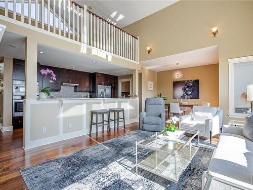 16-614 Granrose Terr, Colwood, BC - Indoor Photo Showing Living Room