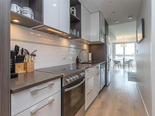 501-613 Herald St, Victoria, BC - Indoor Photo Showing Kitchen With Stainless Steel Kitchen With Upgraded Kitchen