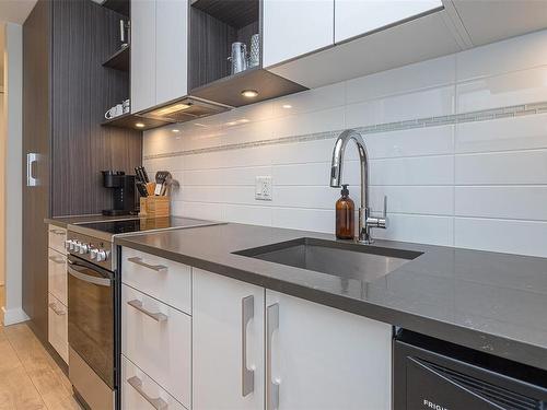 501-613 Herald St, Victoria, BC - Indoor Photo Showing Kitchen