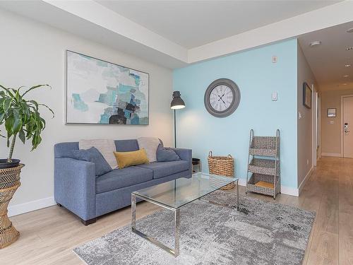 501-613 Herald St, Victoria, BC - Indoor Photo Showing Living Room