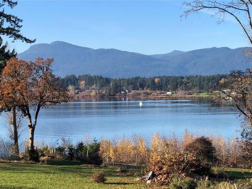 1743 Maple Bay Rd, Duncan, BC 