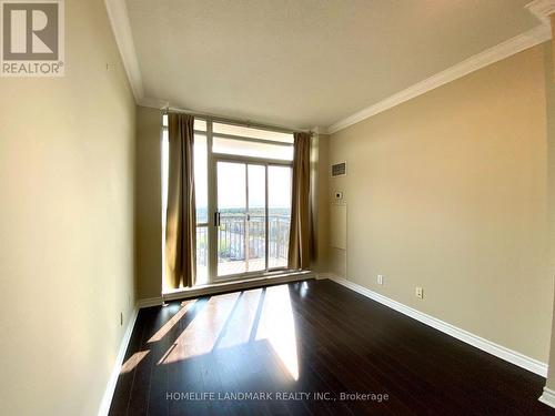 1009 - 2325 Central Park Drive, Oakville, ON - Indoor Photo Showing Other Room