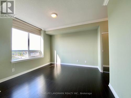 1009 - 2325 Central Park Drive, Oakville, ON - Indoor Photo Showing Other Room