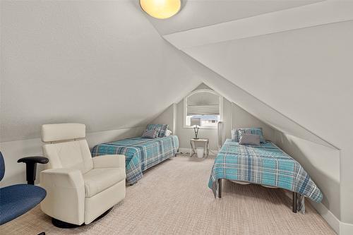 1104 Windermere Court, Kelowna, BC - Indoor Photo Showing Bedroom