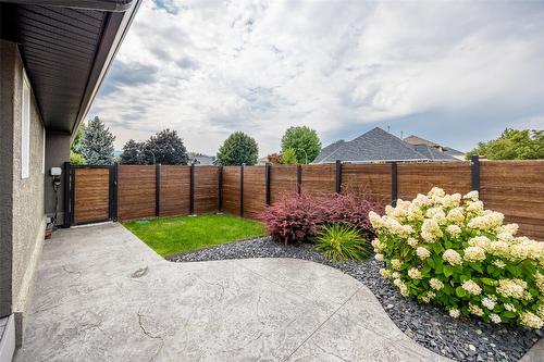 1104 Windermere Court, Kelowna, BC - Outdoor