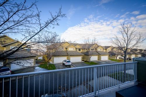 8-2365 Abbeyglen Way, Kamloops, BC - Outdoor