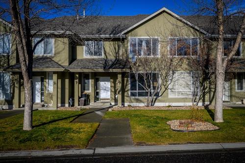 8-2365 Abbeyglen Way, Kamloops, BC - Outdoor