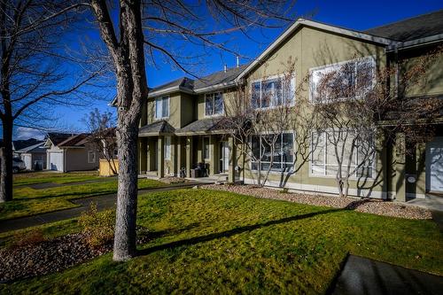 8-2365 Abbeyglen Way, Kamloops, BC - Outdoor