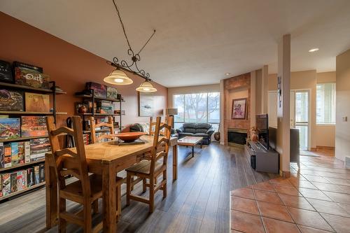 8-2365 Abbeyglen Way, Kamloops, BC - Indoor Photo Showing Dining Room